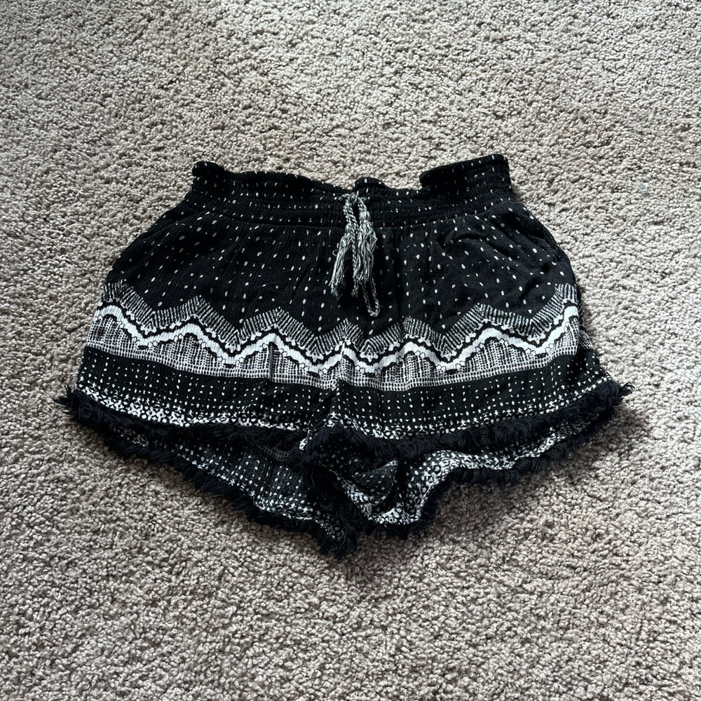 No boundaries shorts